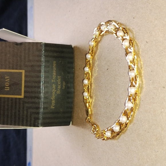 Avon Pearlesque Treasures Bracelet - Picture 3 of 4